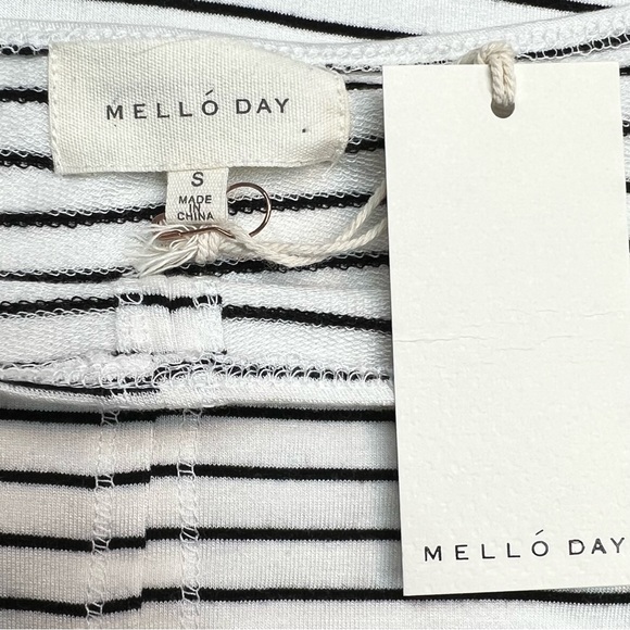 Mello Day black & white striped top size Small - Picture 8 of 11